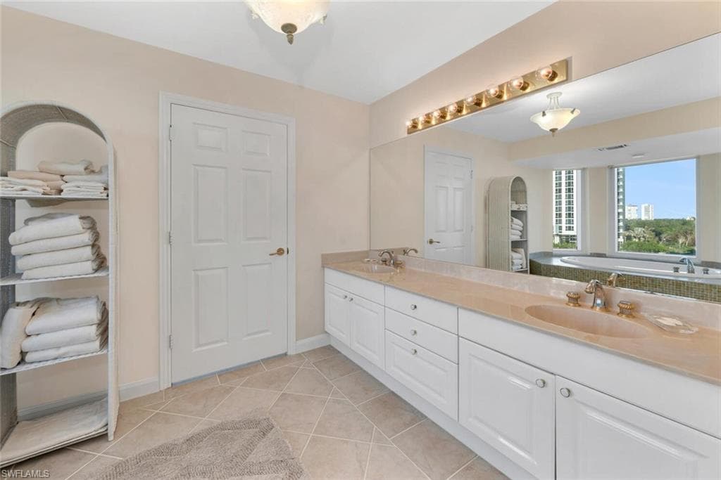 6849 Grenadier Blvd 505, Naples, FL 34108-14