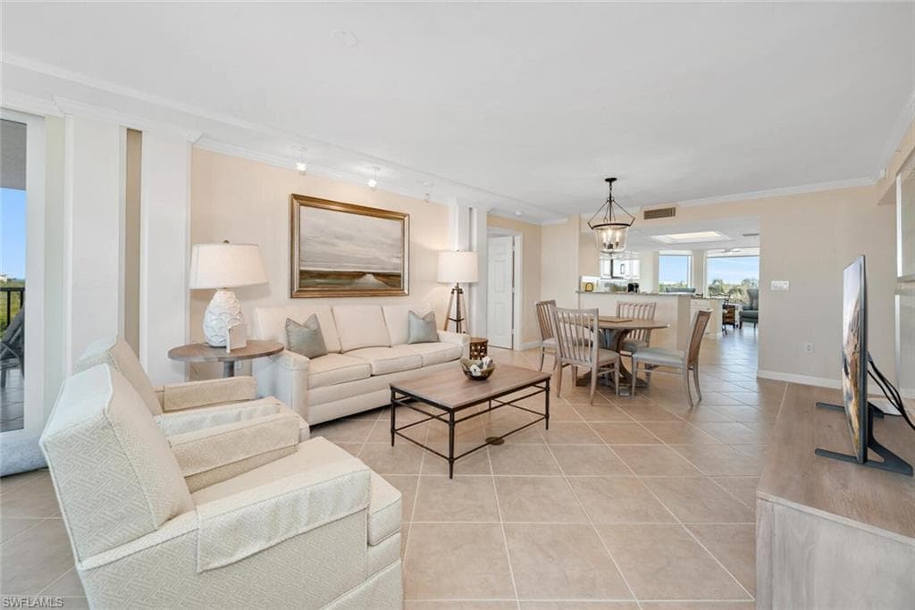 6849 Grenadier Blvd 505, Naples, FL 34108-4