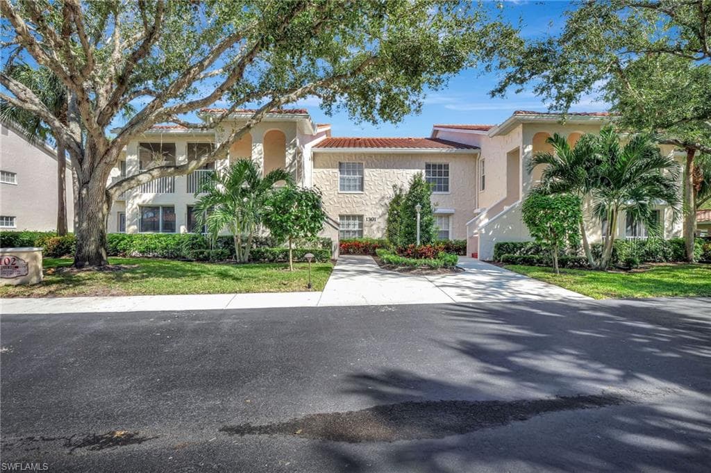 102 Siena Way 1306, Naples, FL 34119-1