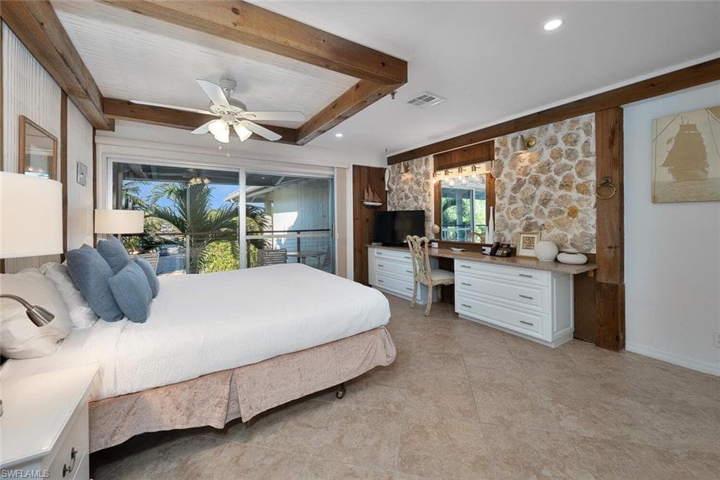 900 Broad Ave S 326, Naples, FL 34102-9