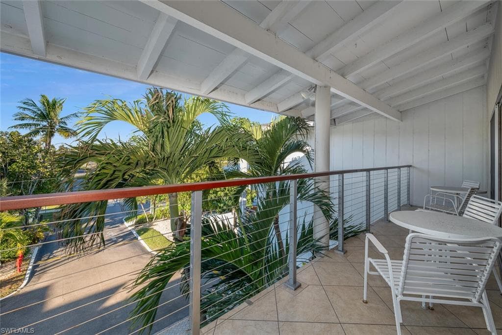 900 Broad Ave S 326, Naples, FL 34102-11