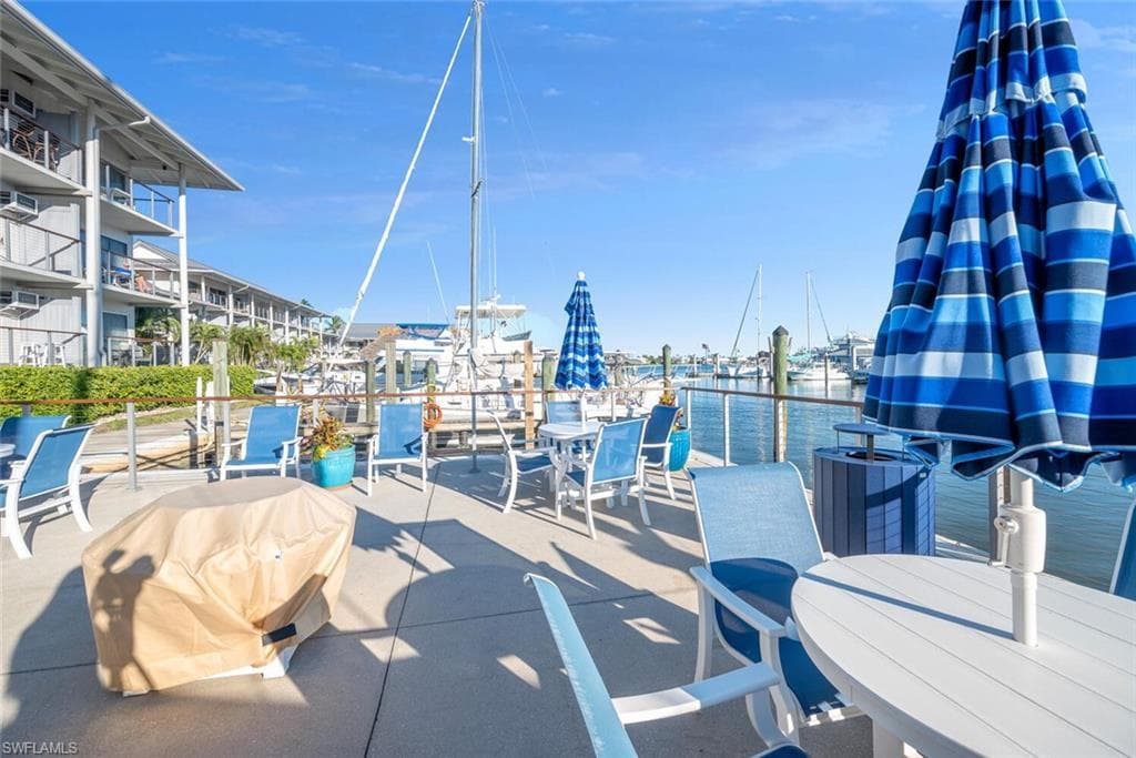 900 Broad Ave S 326, Naples, FL 34102-15