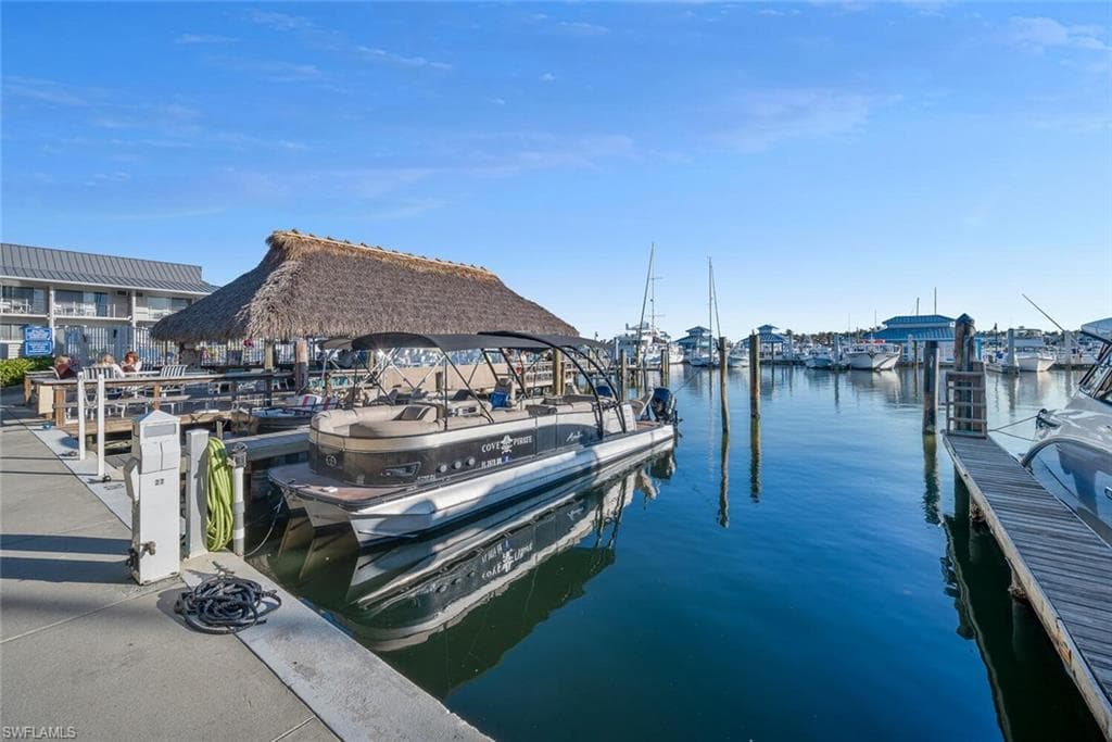 900 Broad Ave S 326, Naples, FL 34102-16