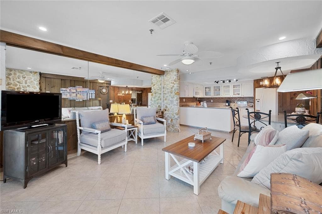 900 Broad Ave S 326, Naples, FL 34102-4