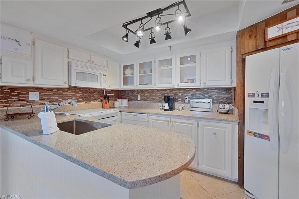 900 Broad Ave S 326, Naples, FL 34102-6