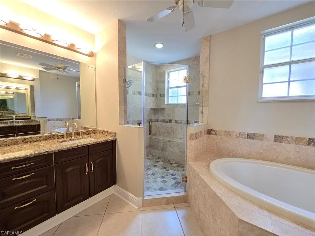 785 Regency Reserve Cir 4701, Naples, FL 34119-25