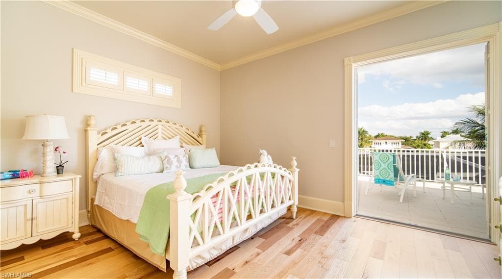 725 Lake Dr, Naples, FL 34102-24