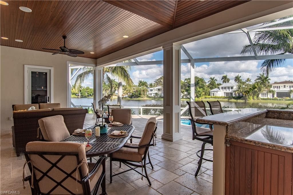 725 Lake Dr, Naples, FL 34102-31
