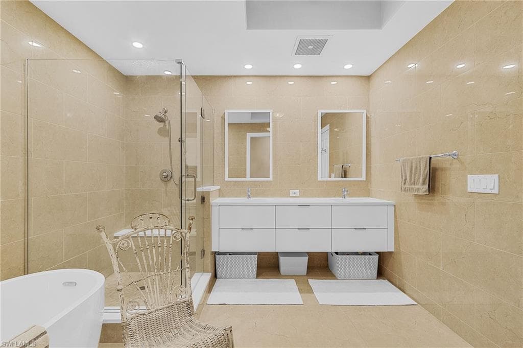 2728 Tiburon Blvd E A-403, Naples, FL 34109-17