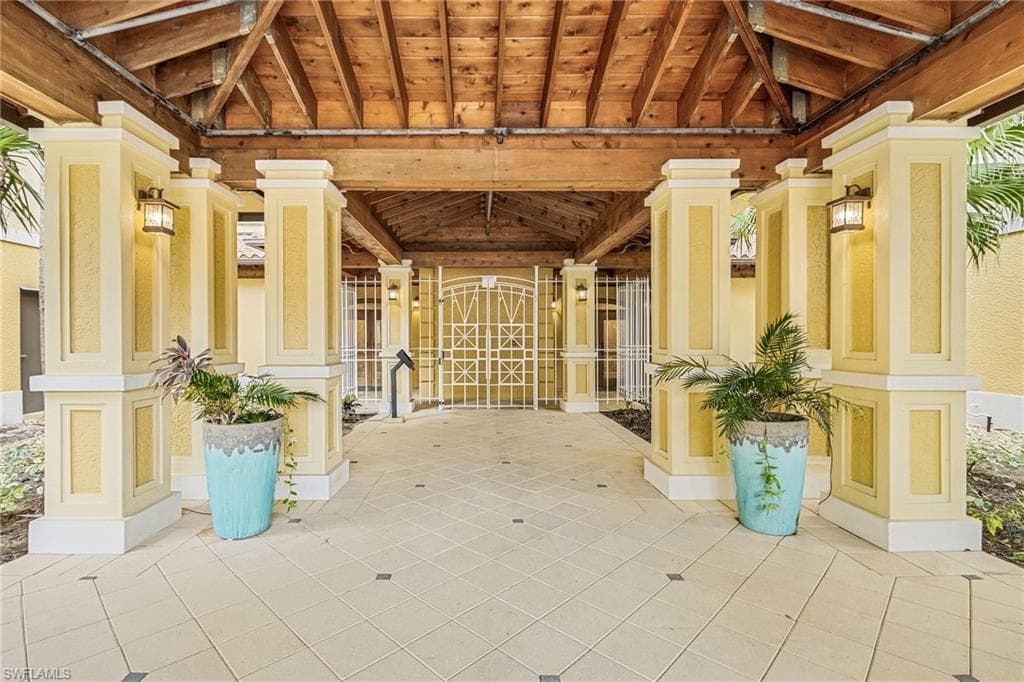 2728 Tiburon Blvd E A-403, Naples, FL 34109-27