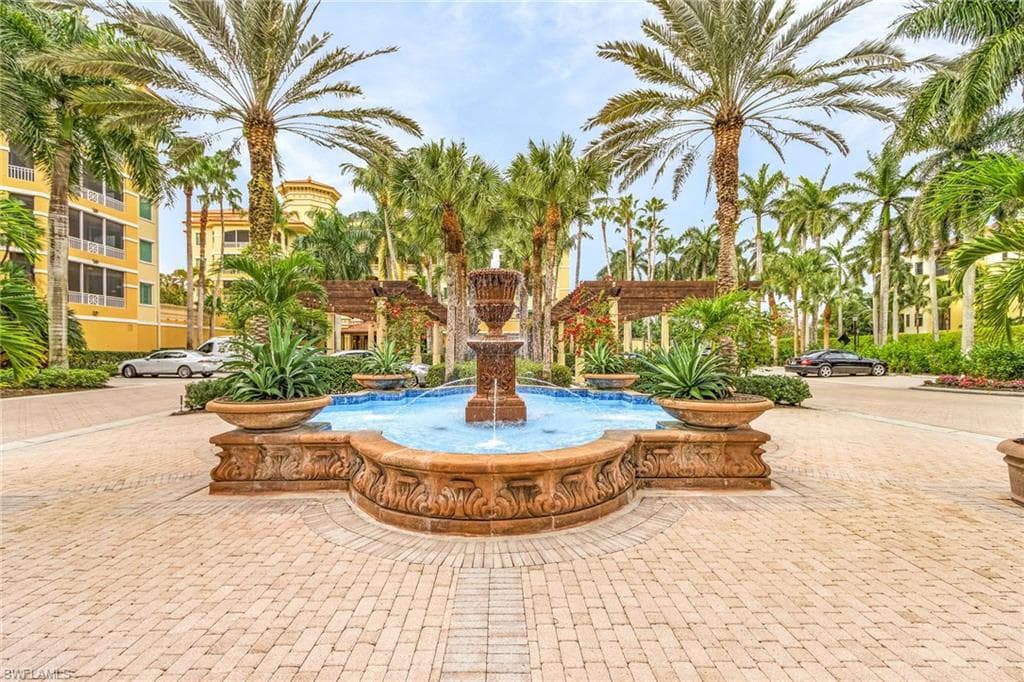 2728 Tiburon Blvd E A-403, Naples, FL 34109-29