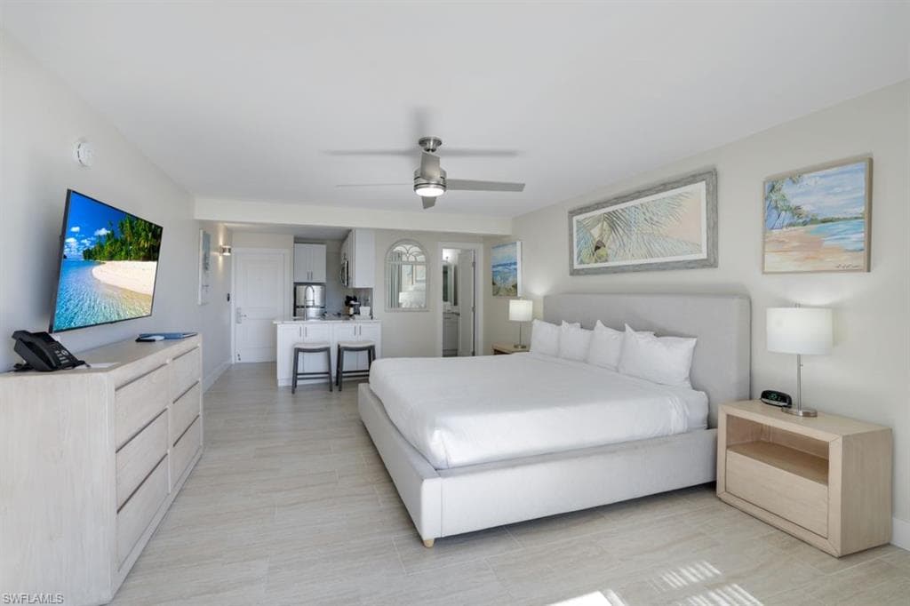900 Broad Ave S 140, Naples, FL 34102-9
