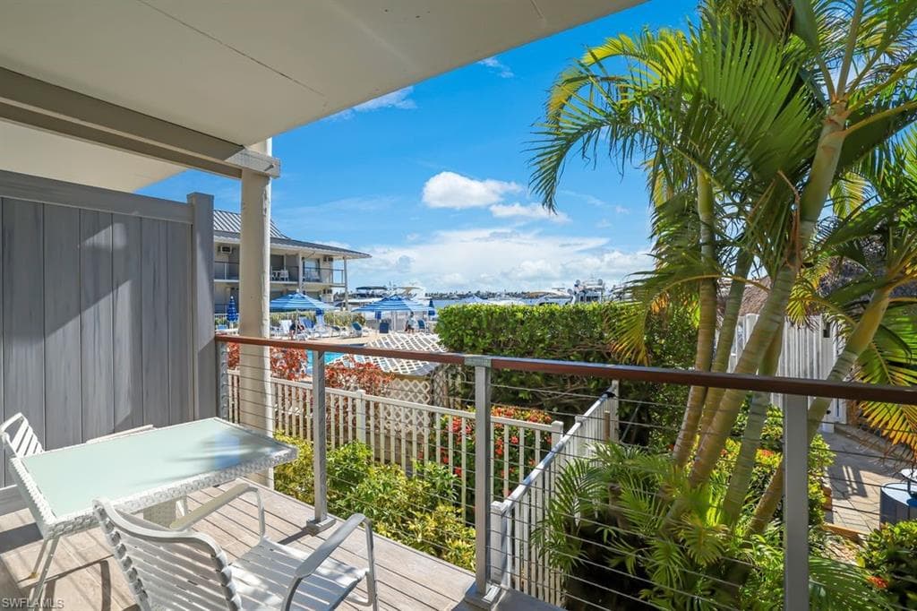900 Broad Ave S 140, Naples, FL 34102-11