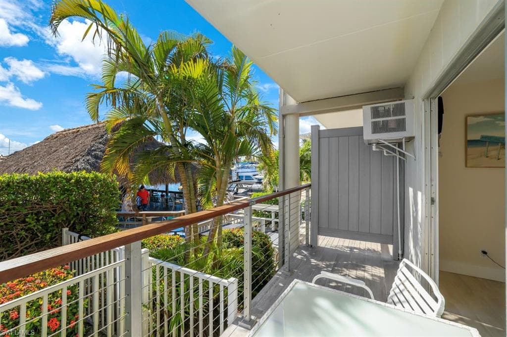 900 Broad Ave S 140, Naples, FL 34102-12