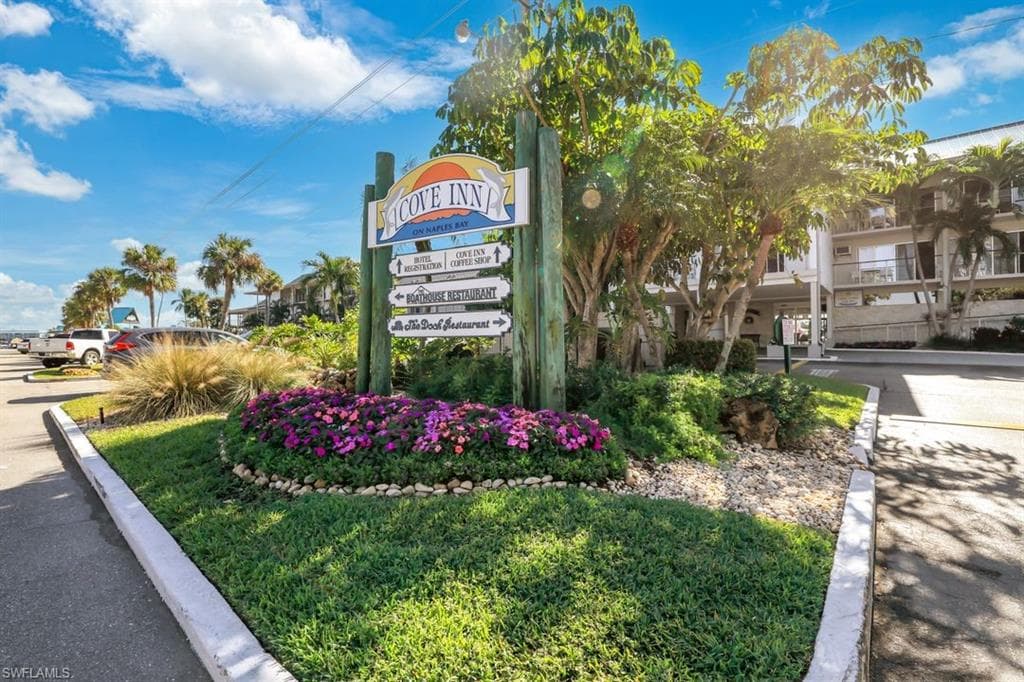 900 Broad Ave S 140, Naples, FL 34102-1