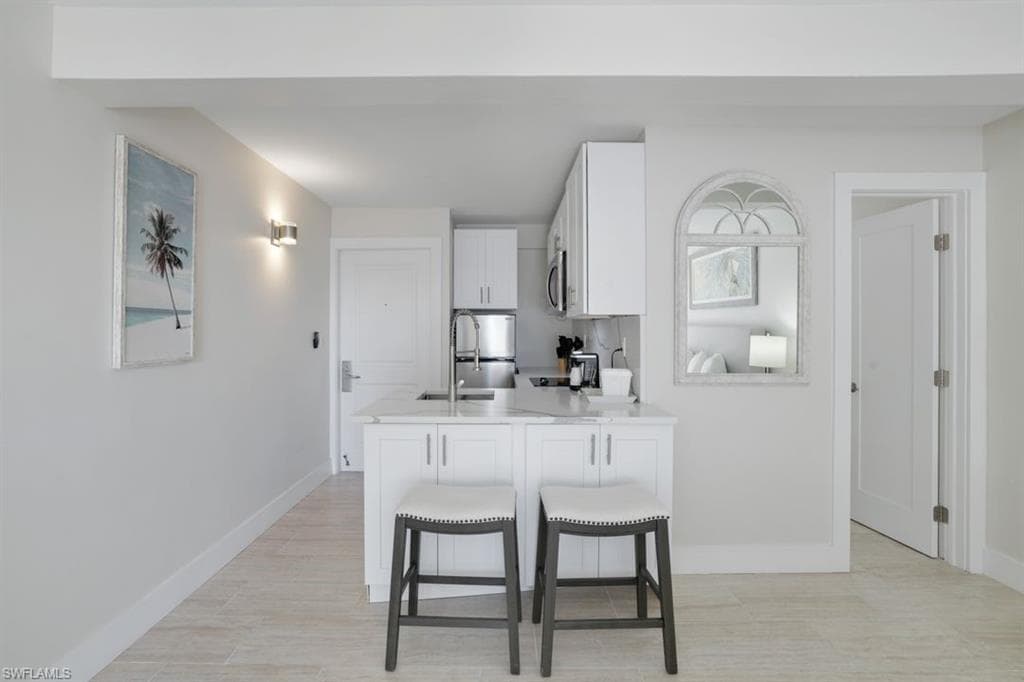 900 Broad Ave S 140, Naples, FL 34102-5