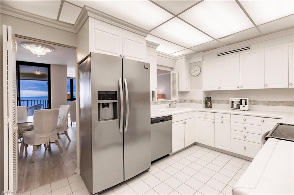 3115 Gulf Shore Blvd N 806s, Naples, FL 34103-8