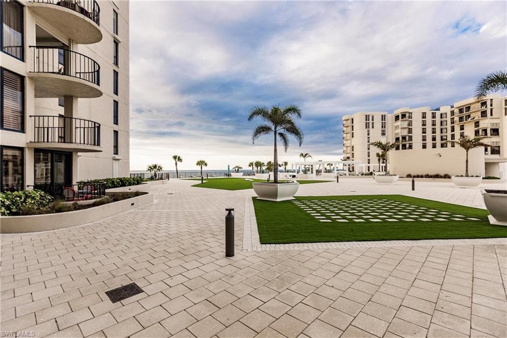 3115 Gulf Shore Blvd N 806s, Naples, FL 34103-24
