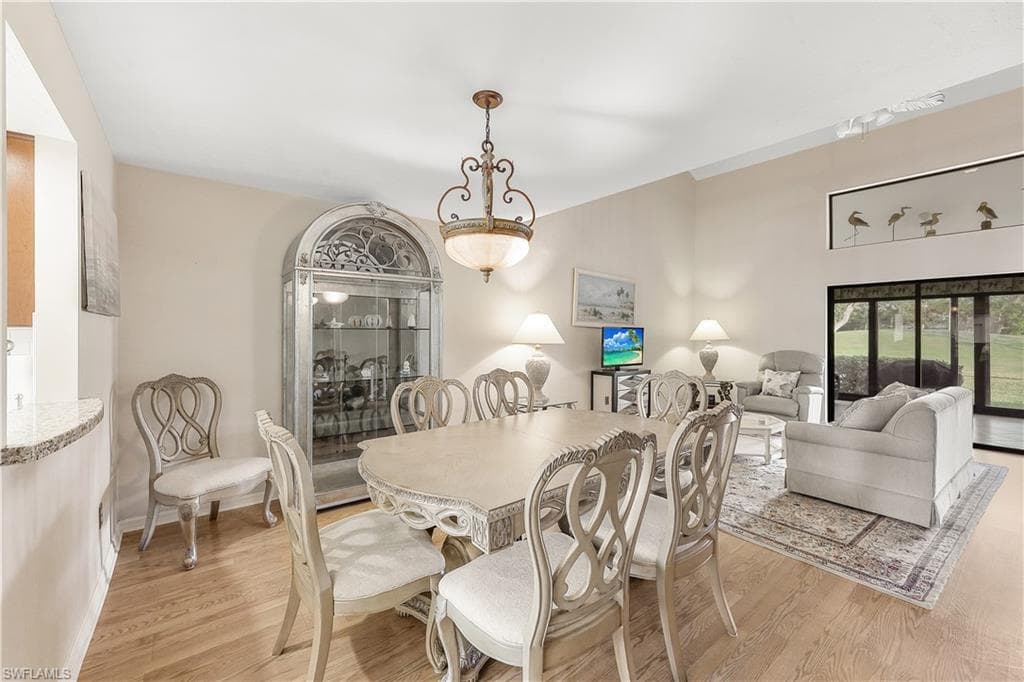 205 Deerwood Cir 103, Naples, FL 34113-11