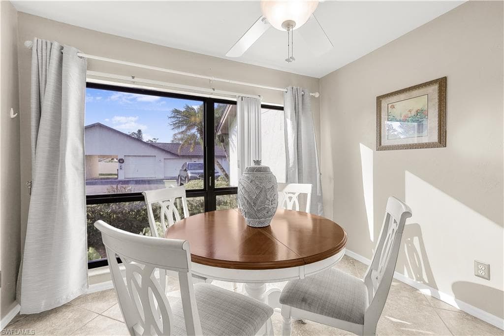 205 Deerwood Cir 103, Naples, FL 34113-15