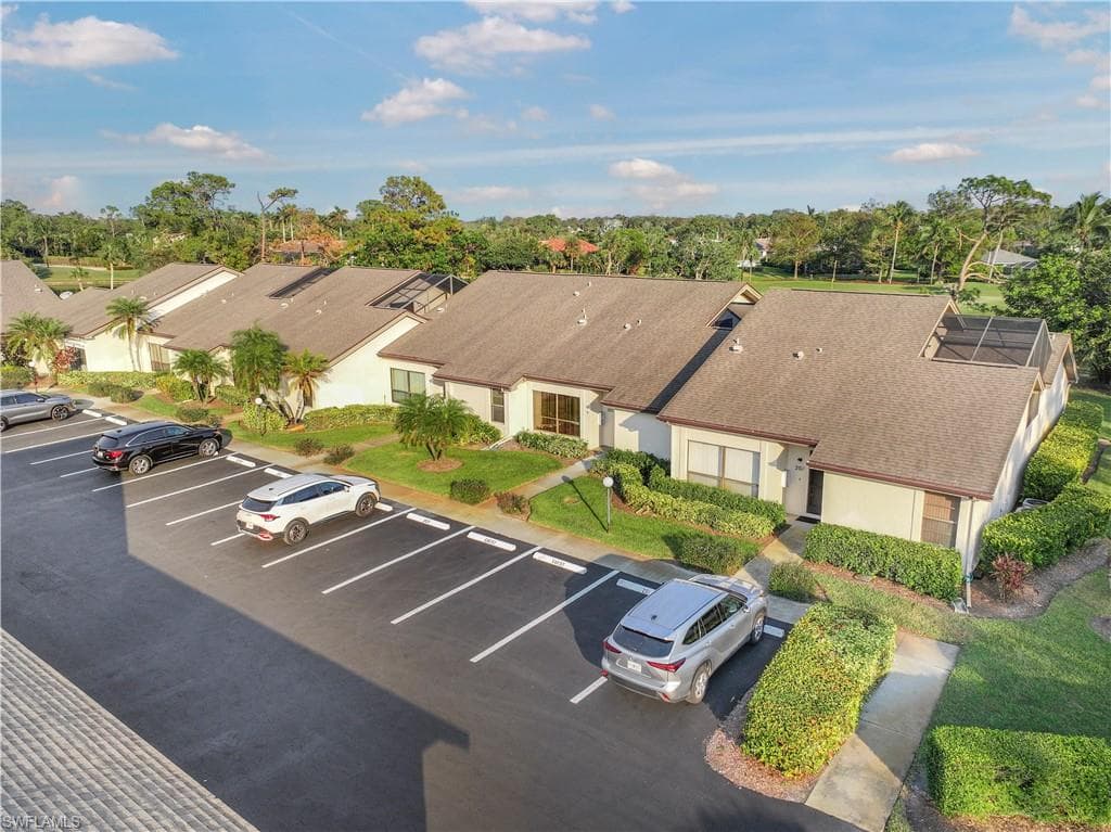 205 Deerwood Cir 103, Naples, FL 34113-26