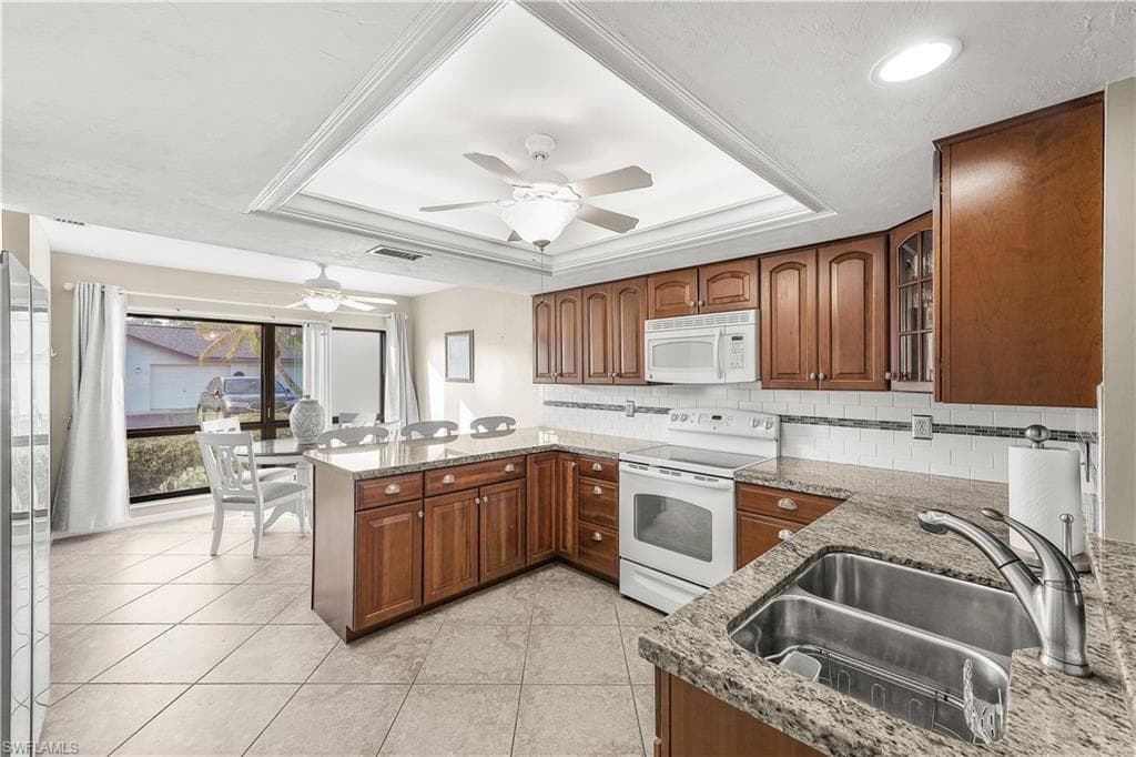 205 Deerwood Cir 103, Naples, FL 34113-6