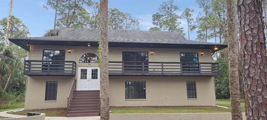 880 Wilson Blvd N, Naples, FL 34120-2
