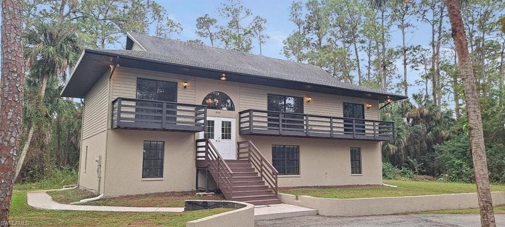 880 Wilson Blvd N, Naples, FL 34120-3