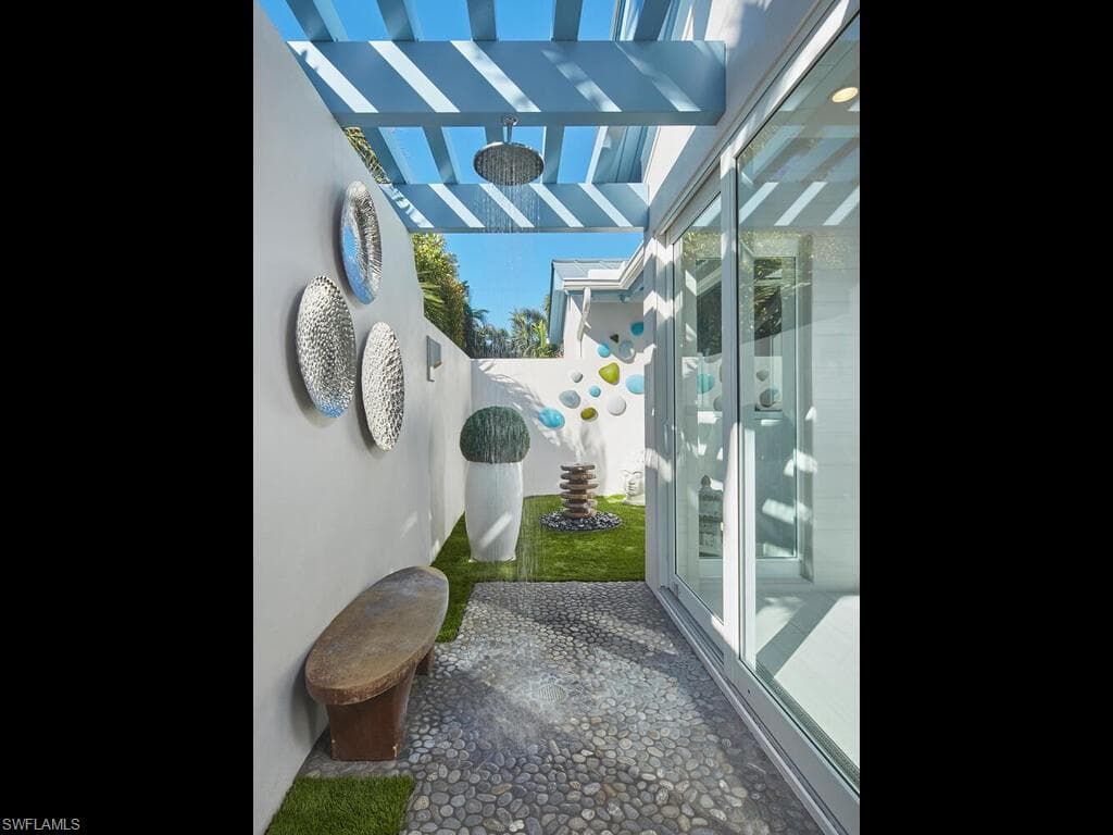631 Broad Ct N, Naples, FL 34102-16