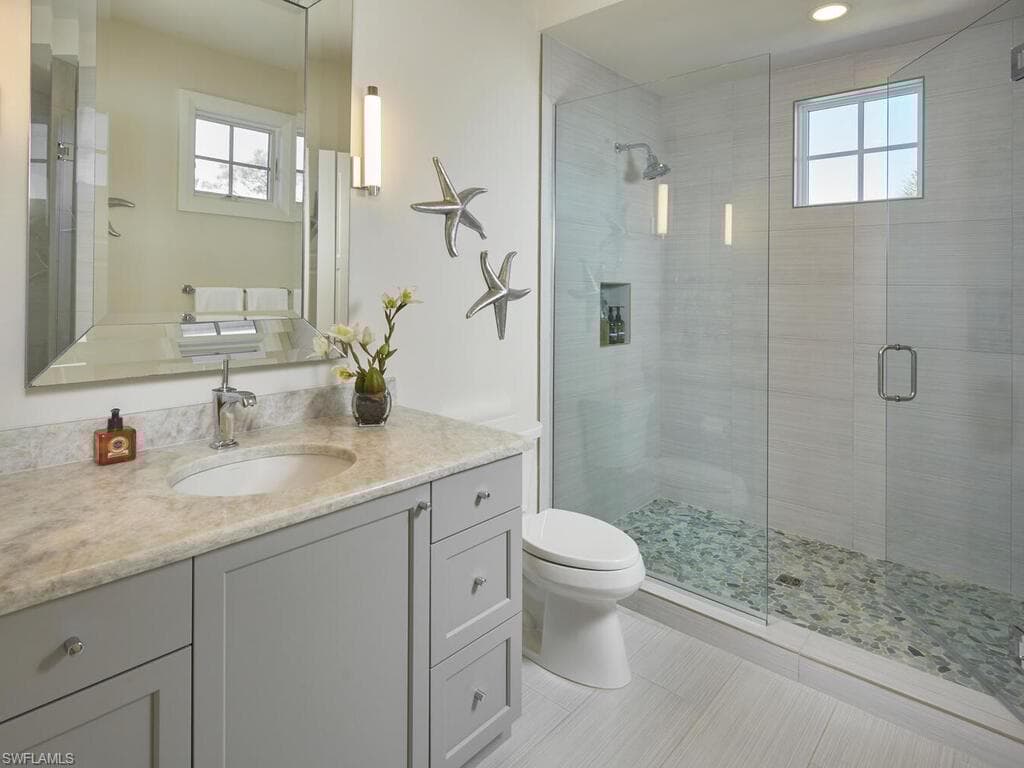 631 Broad Ct N, Naples, FL 34102-22