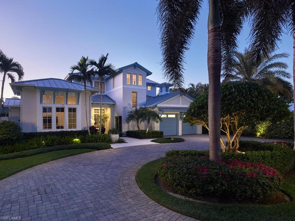 631 Broad Ct N, Naples, FL 34102-3