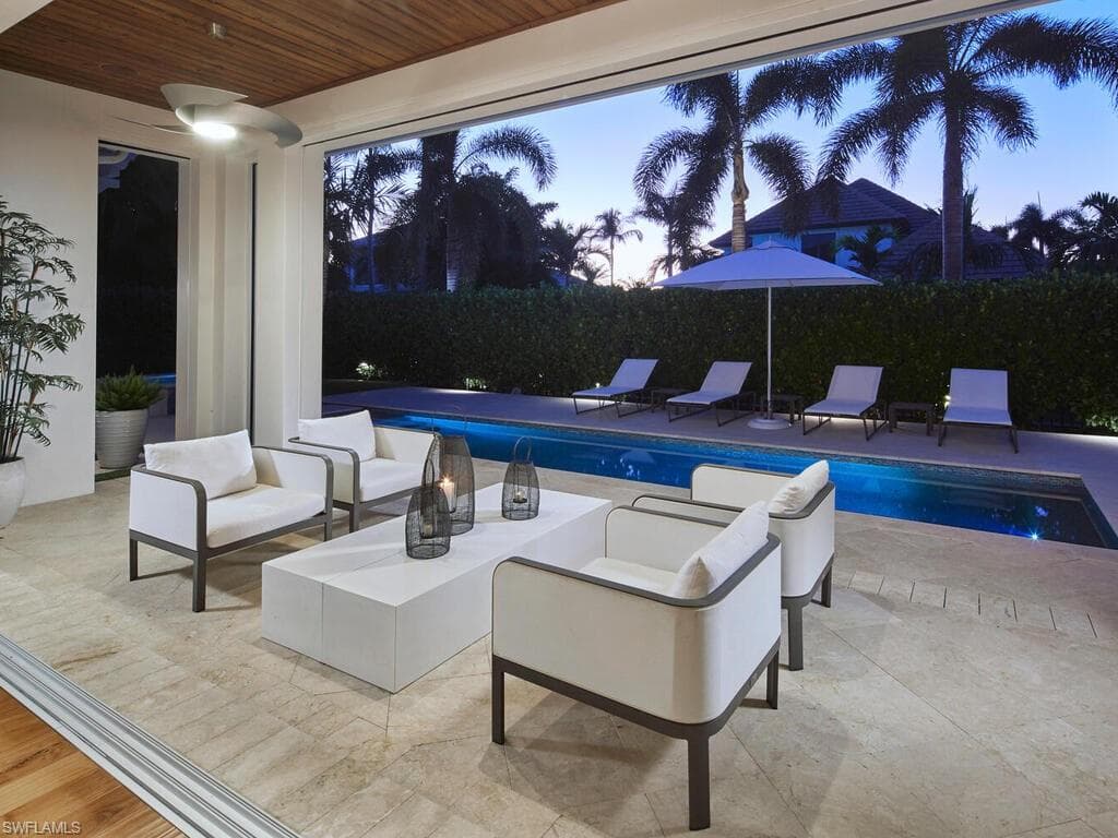 631 Broad Ct N, Naples, FL 34102-5