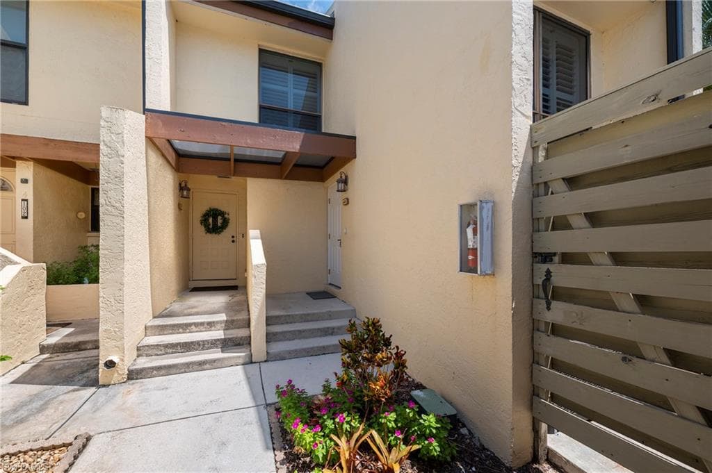 8765 Lateen Ln 203, Fort Myers, FL 33919-18