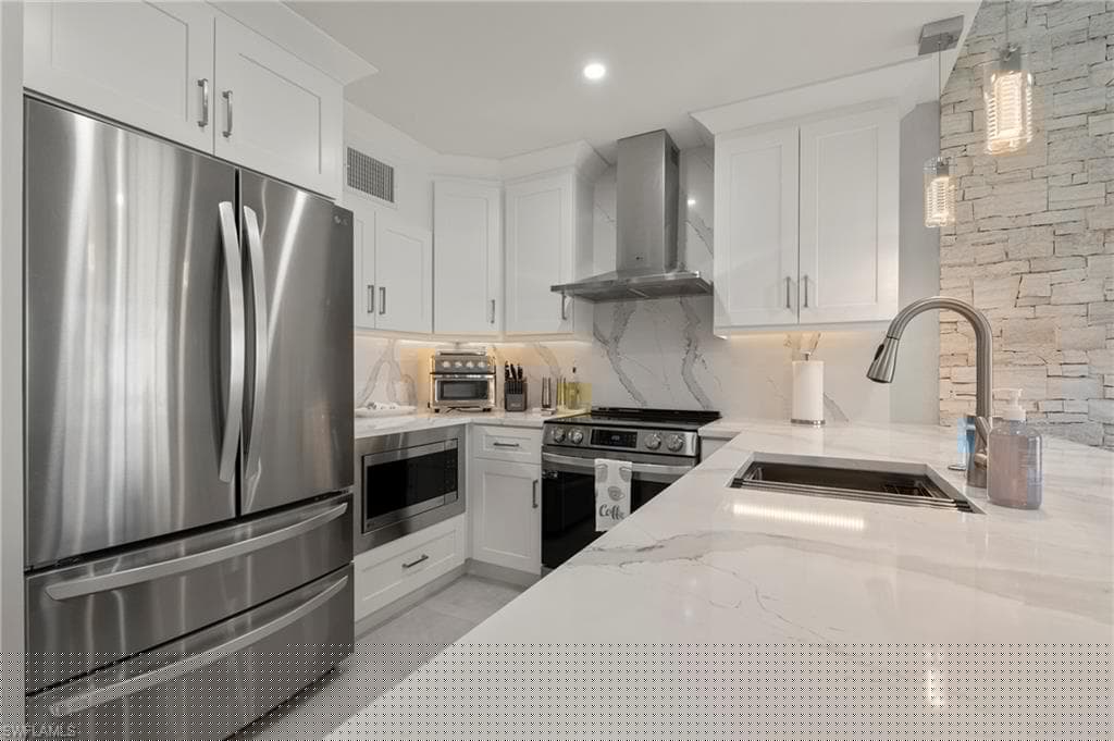 8765 Lateen Ln 203, Fort Myers, FL 33919-7