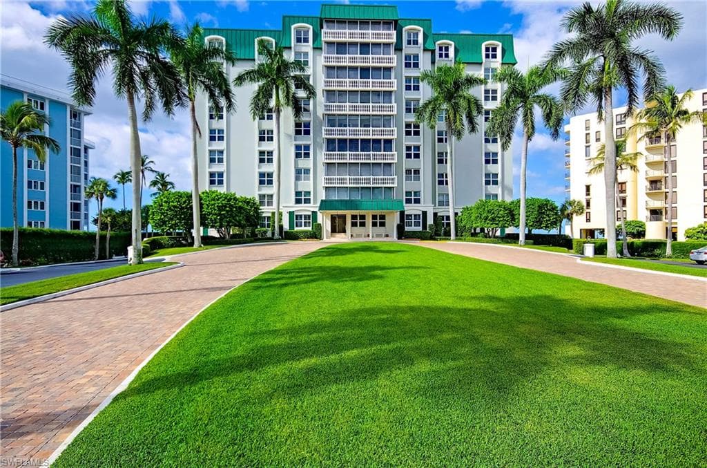 3003 Gulf Shore Blvd N 604, Naples, FL 34103-15