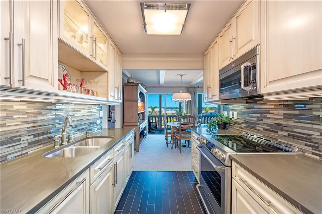 3003 Gulf Shore Blvd N 604, Naples, FL 34103-6