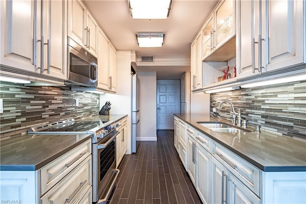 3003 Gulf Shore Blvd N 604, Naples, FL 34103-7