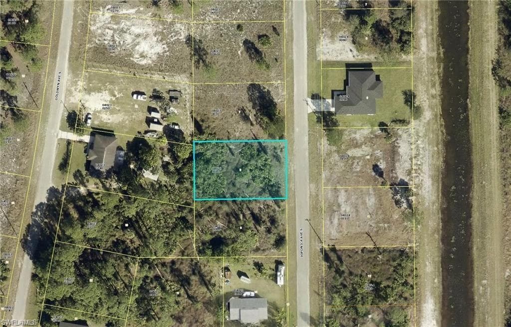 720 Joponica Ave S, Lehigh Acres, FL 33974-1