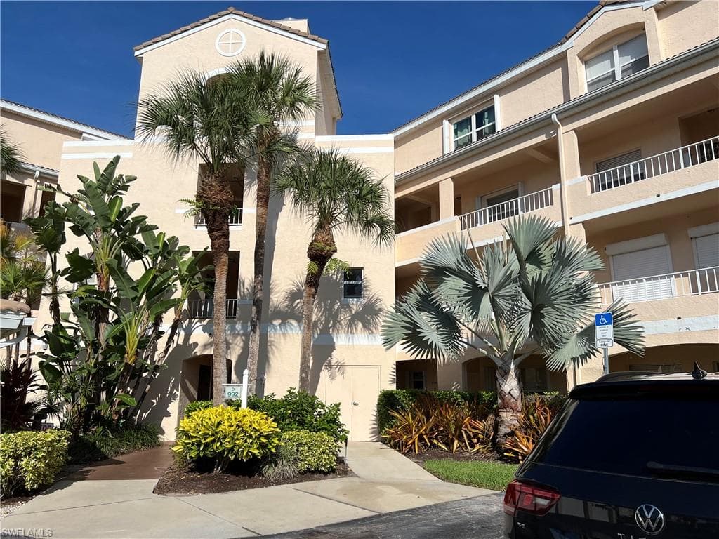 992 Woodshire Ln D303, Naples, FL 34105-2