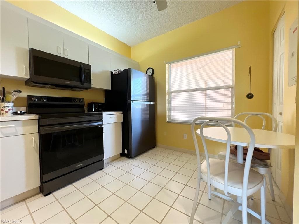 992 Woodshire Ln D303, Naples, FL 34105-6