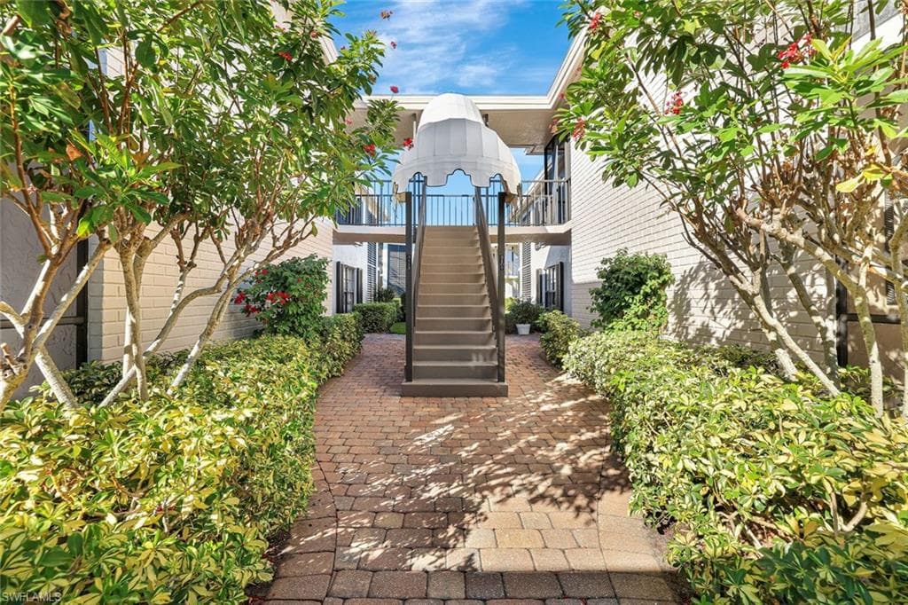 3107 Riviera Dr A-202, Naples, FL 34103-16