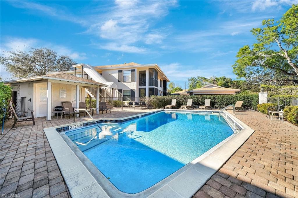 3107 Riviera Dr A-202, Naples, FL 34103-22