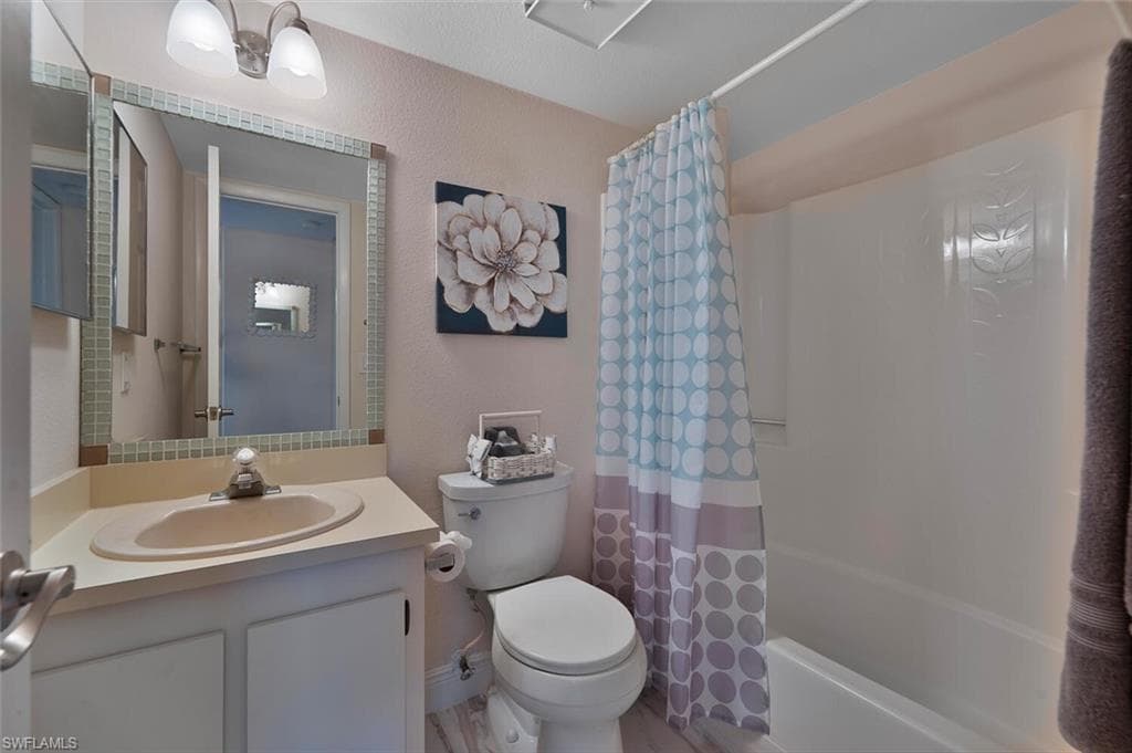 4366 27th Ct SW 1-106, Naples, FL 34116-9