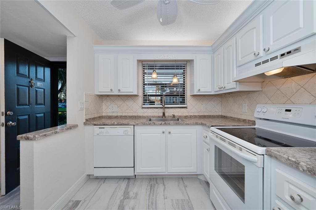 4366 27th Ct SW 1-106, Naples, FL 34116-5
