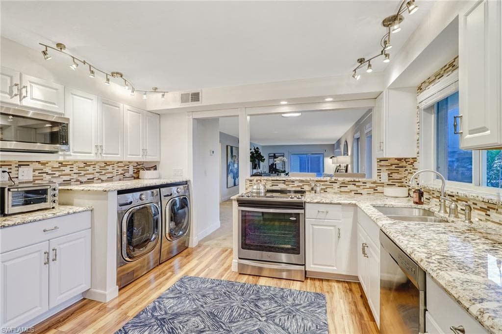 1100 8th Ave S 224f, Naples, FL 34102-7
