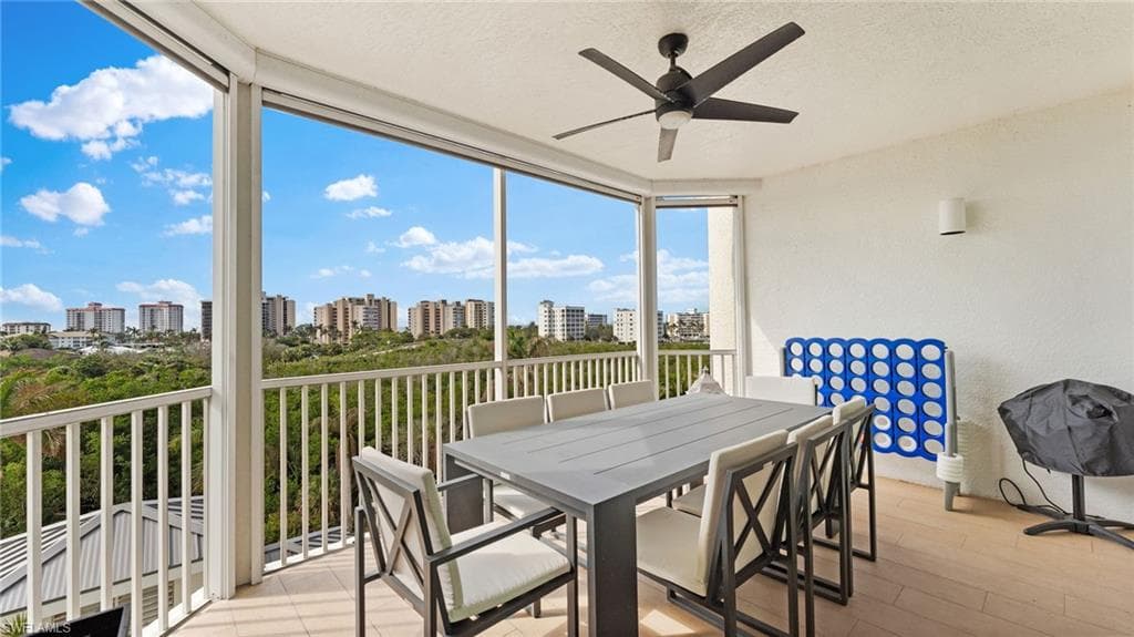 300 Dunes Blvd 404, Naples, FL 34110-22