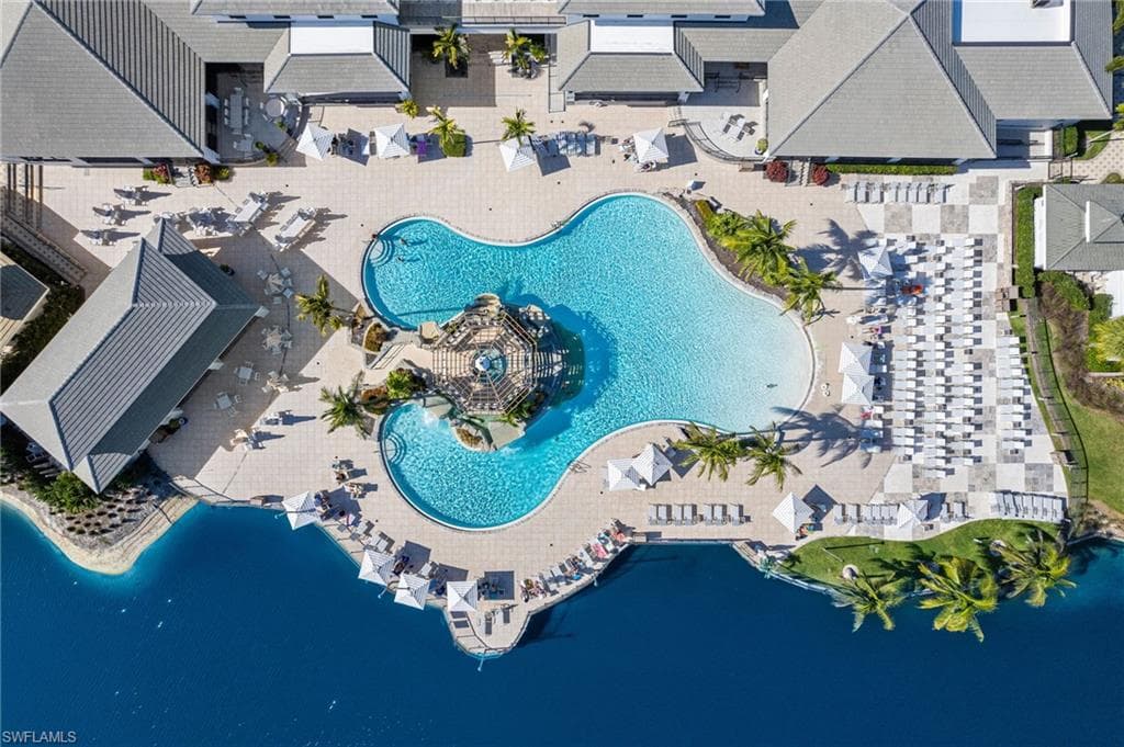 300 Dunes Blvd 404, Naples, FL 34110-36