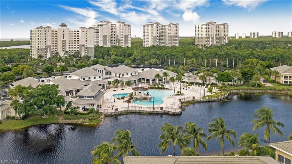300 Dunes Blvd 404, Naples, FL 34110-41