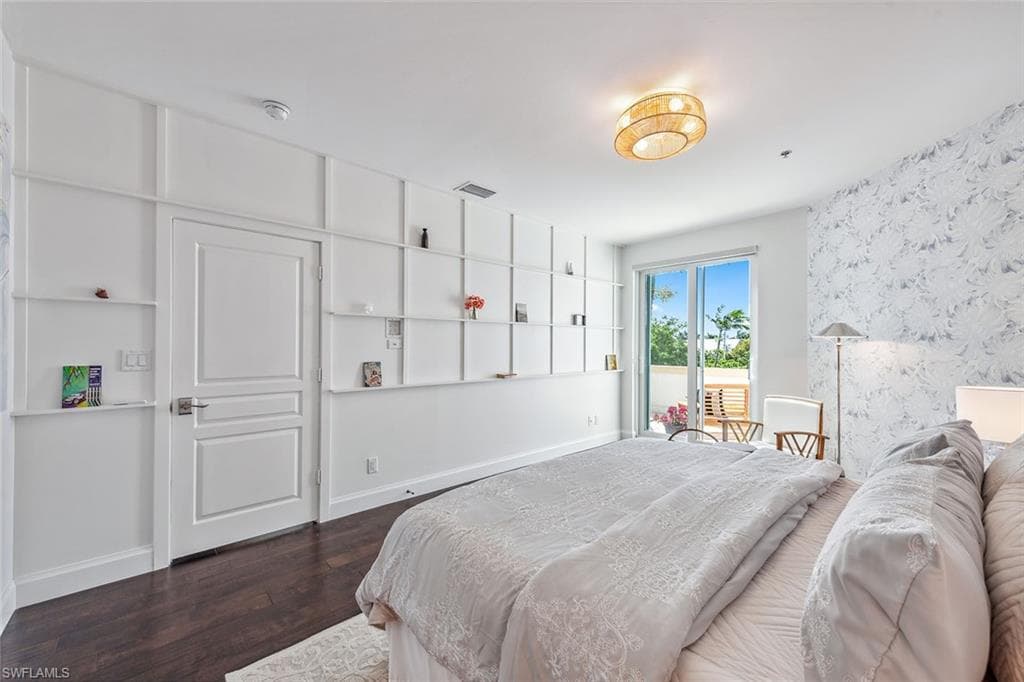 365 5th Ave S 305, Naples, FL 34102-11