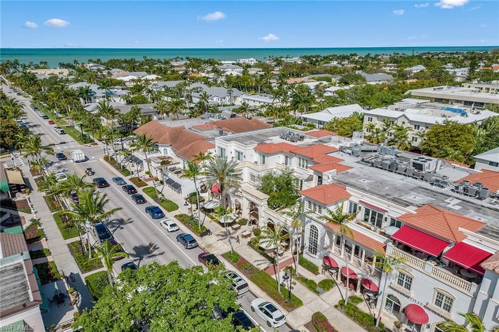 365 5th Ave S 305, Naples, FL 34102-17